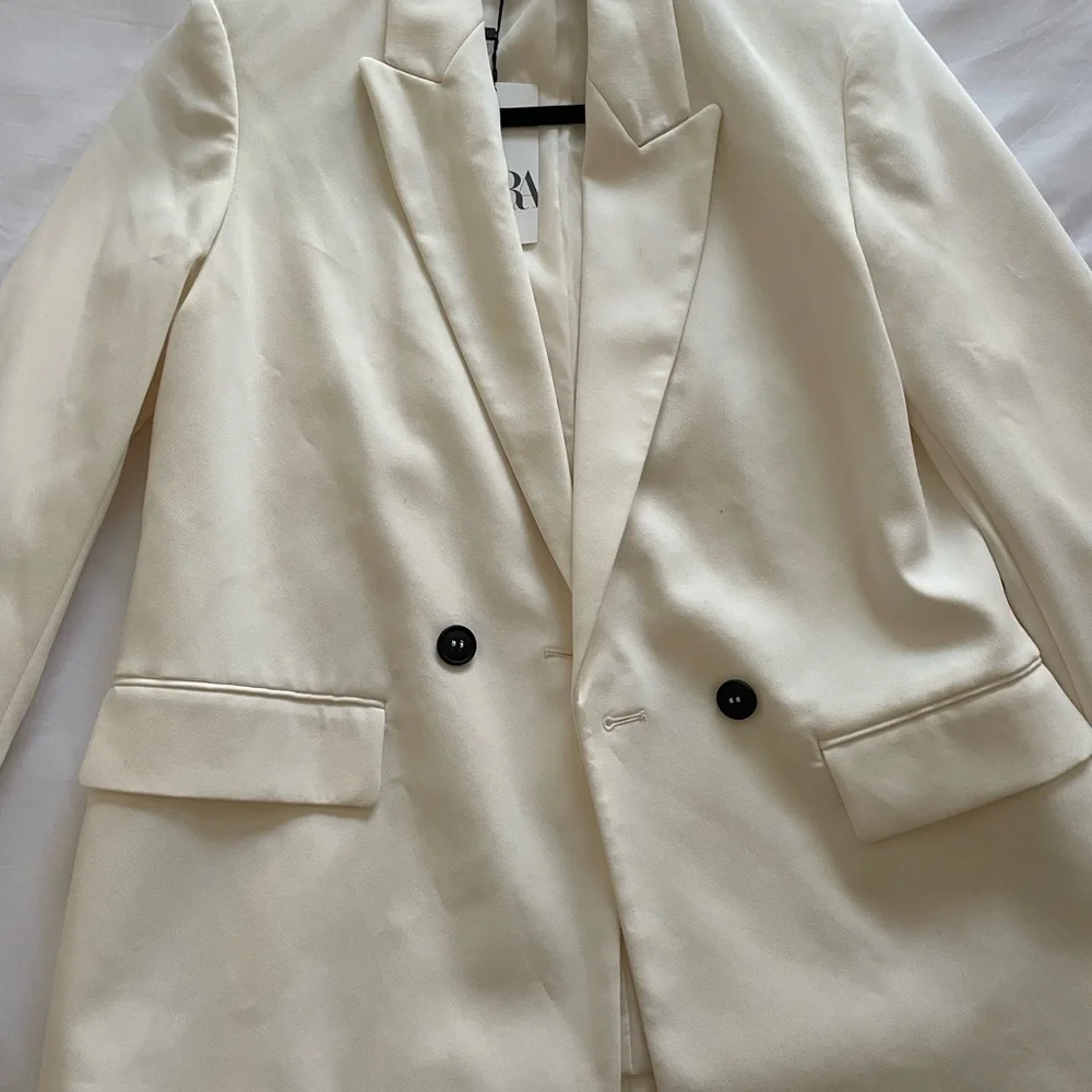 White blazer - Picture 2 of 16